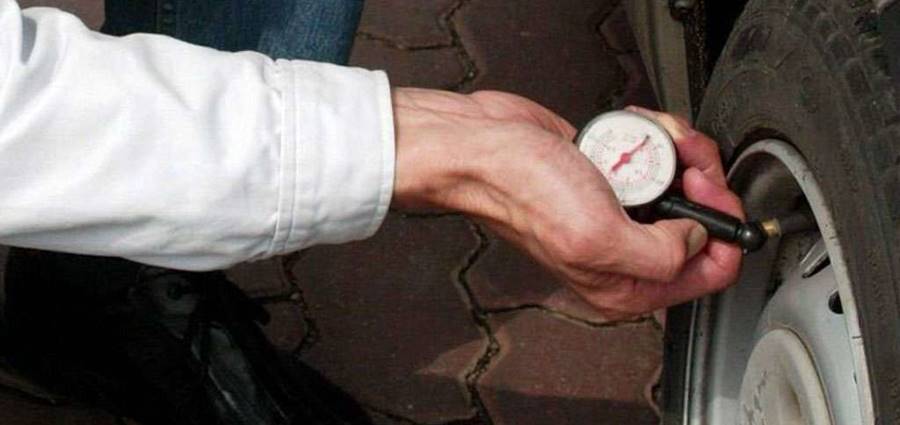 Un manomètre sur la valve